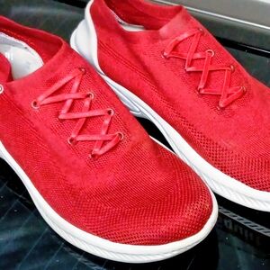 Bzees nuance Casual Knit Slip-On Sneakers in Vibrant Red size 7